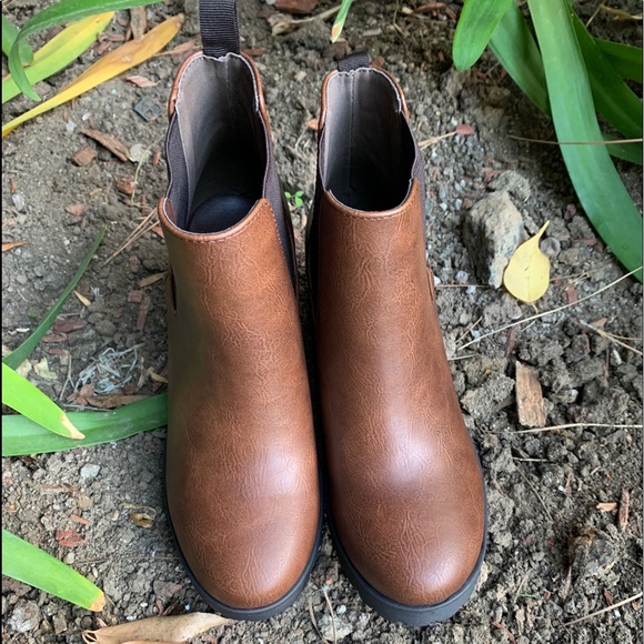 BROWN FAUX LEATHER ANKLE BOOTIES - Picture 3 of 4